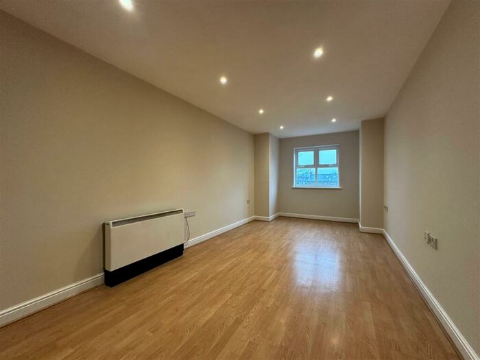 2 Bedroom Flat To Rent In Sydney Court, New Belvedere Close, Stretford, M32