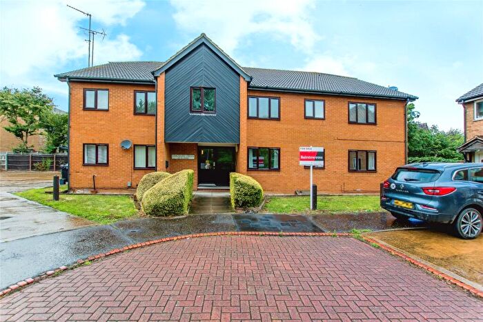2 Bedroom Flat For Sale In Stagshaw Drive, Peterborough, Cambridgeshire, PE2