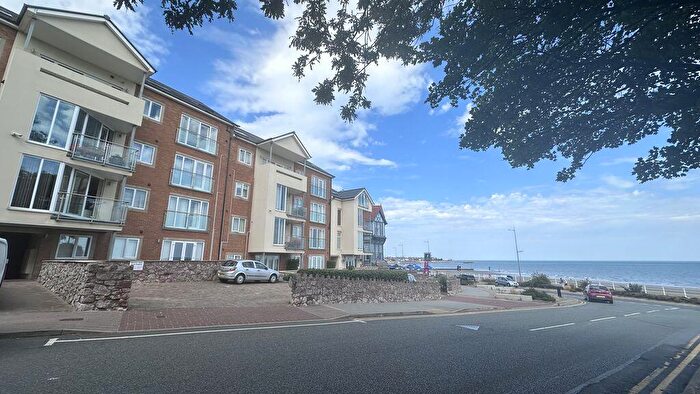 2 Bedroom Flat For Sale In Marine Road, Rhos On Sea, LL28