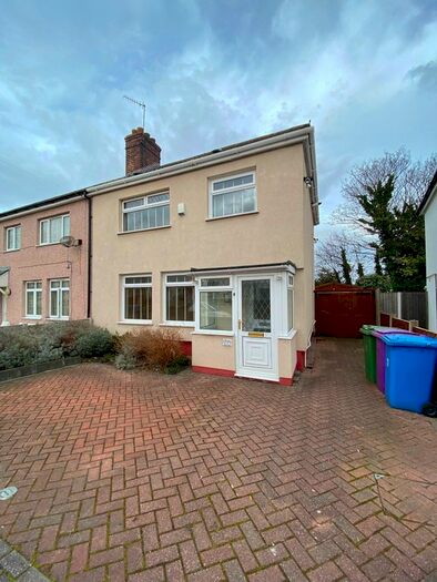 3 Bedroom Semi-Detached House To Rent In Burman Road, Allerton, Liverpool, L19