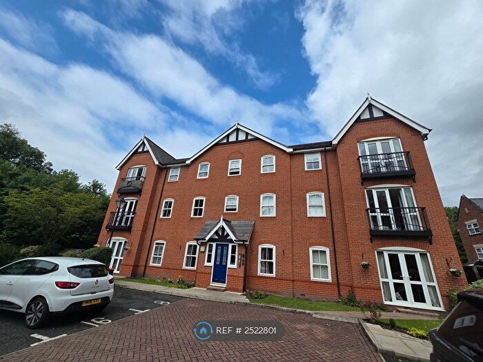2 Bedroom Flat To Rent In Grosvenor Court, Cheadle, SK8