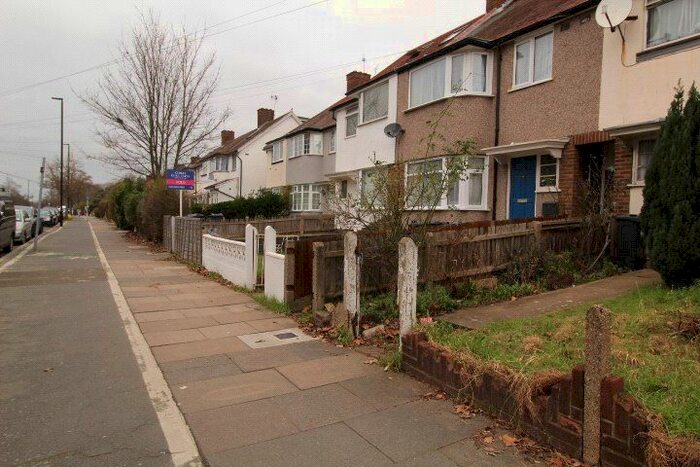 1 Bedroom Flat To Rent In Mogden Lane, Isleworth, TW7