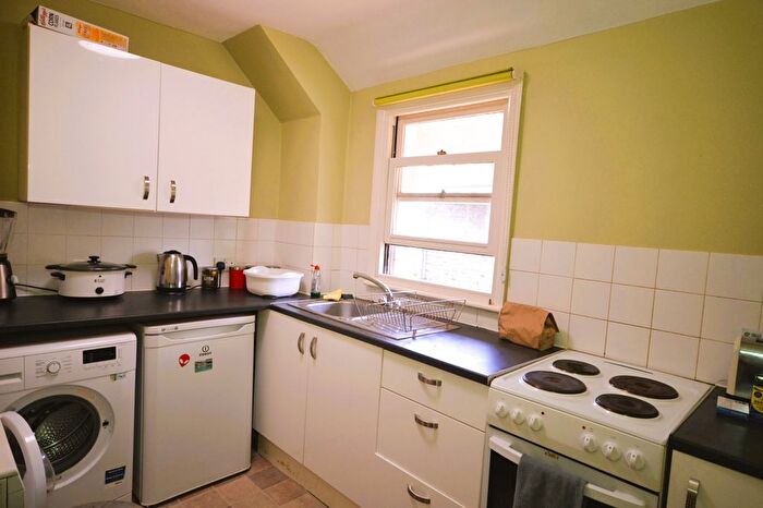 1 Bedroom Flat To Rent In Wickham Road, Brockley, London, SE4