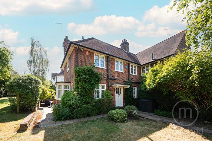 4 Bedroom End Of Terrace House For Sale In Addison Way, Hampstead Garden Suburb, NW11