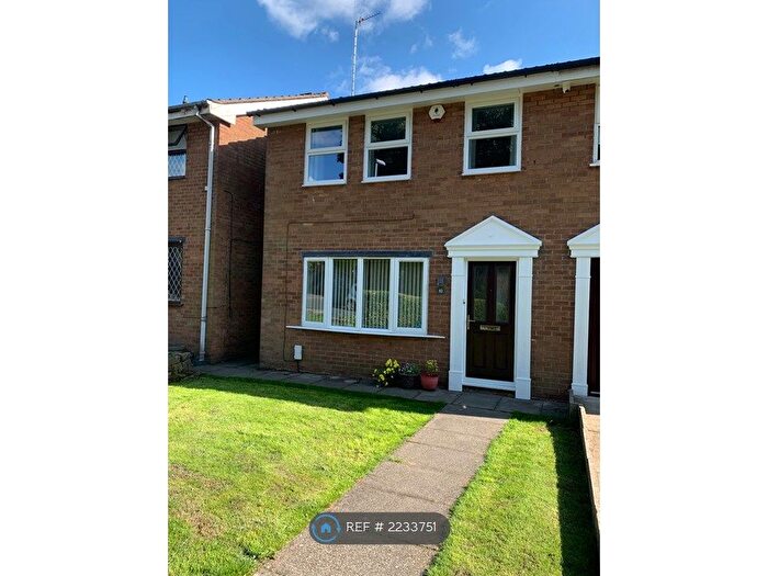 3 Bedroom Semi-Detached House To Rent In Craiglands, Rochdale, OL16