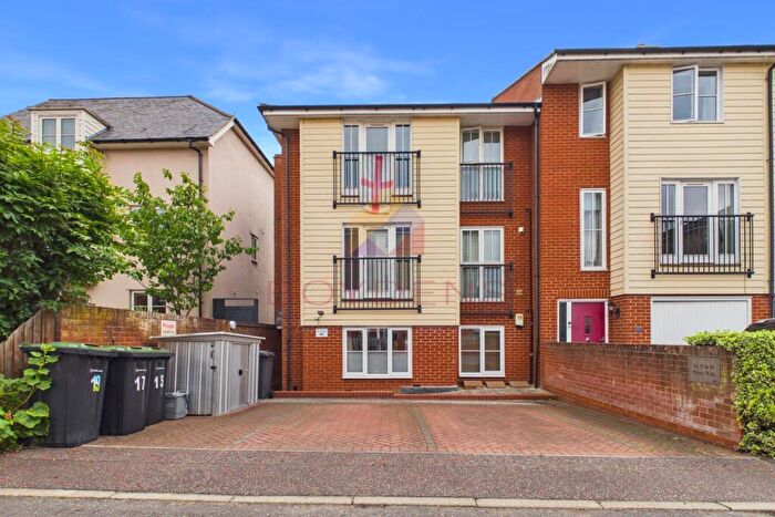 2 Bedroom Apartment For Sale In Priory Walk, CO10