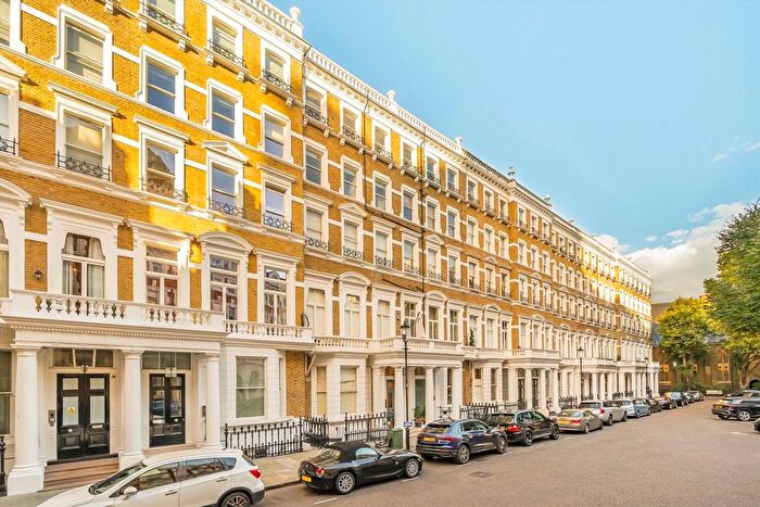 2 Bedroom Flat For Sale In Emperors Gate, London, SW7