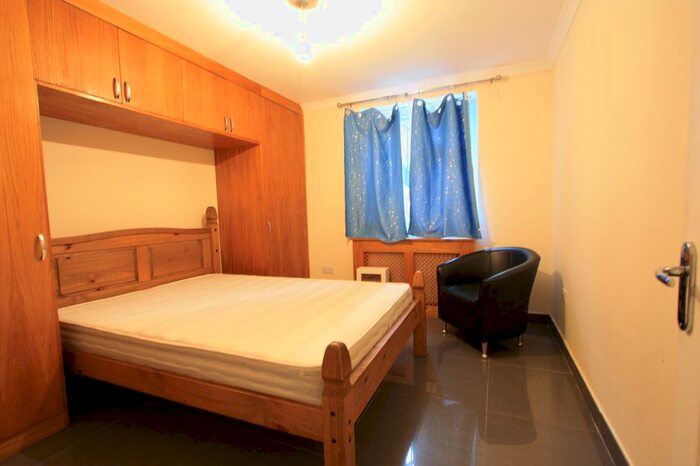 1 Bedroom Flat To Rent In South Norwood Hill, South Norwood SE25