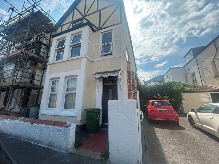 6 Bedroom Property To Rent In North Road, Wirral, CH48