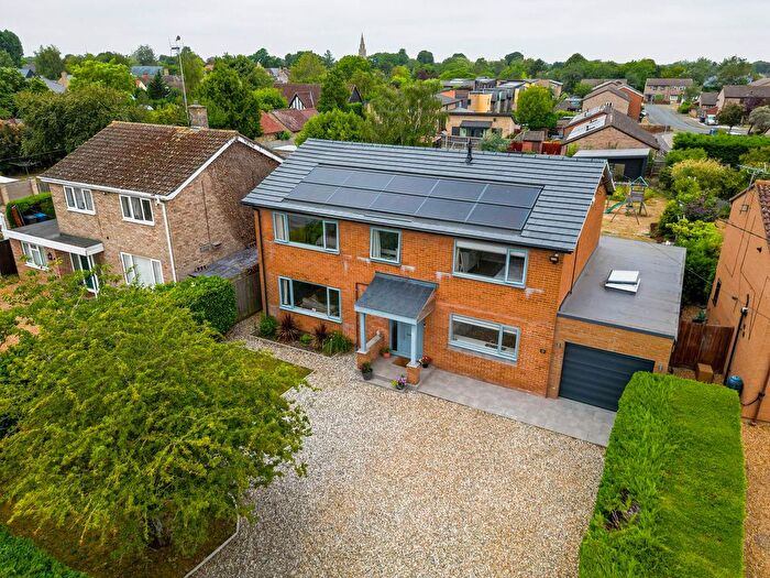 4 Bedroom Detached House For Sale In Rockmill End, Willingham, CB24
