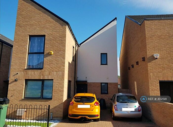 3 Bedroom Semi-Detached House To Rent In Morgan Crescent, Dagenham, RM8