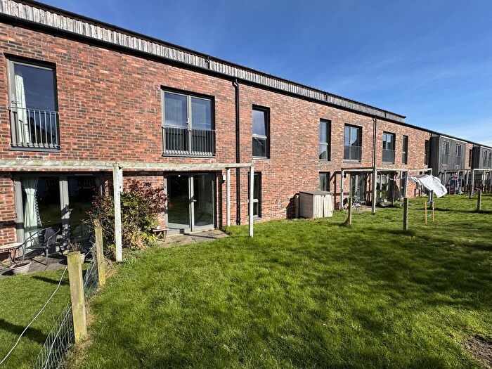 2 Bedroom Flat To Rent In Lang Rigg, Edinburgh, EH30