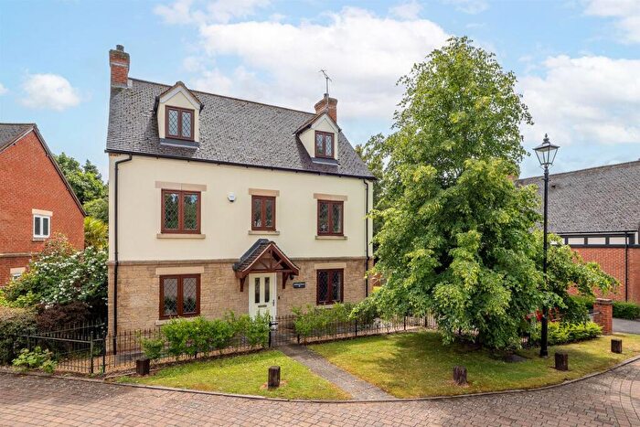 5 Bedroom Detached House For Sale In Elgin Gardens, Stratford-Upon-Avon, CV37