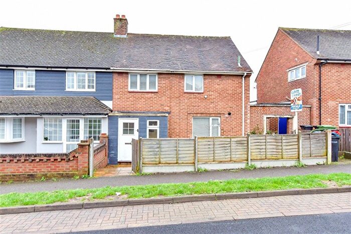 3 Bedroom Semi Detached House For Sale In Deerhurst Crescent, Portsmouth, Hampshire, PO6