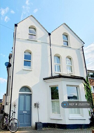 1 Bedroom Flat To Rent In Lime Grove, New Malden, KT3