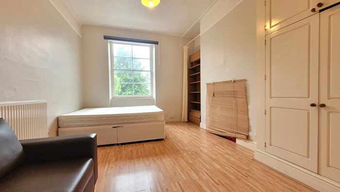 1 Bedroom Flat To Rent In Camden Road, London, N7