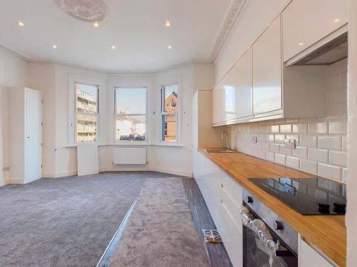 2 Bedroom Flat To Rent In Clarendon Villas, Hove, BN3