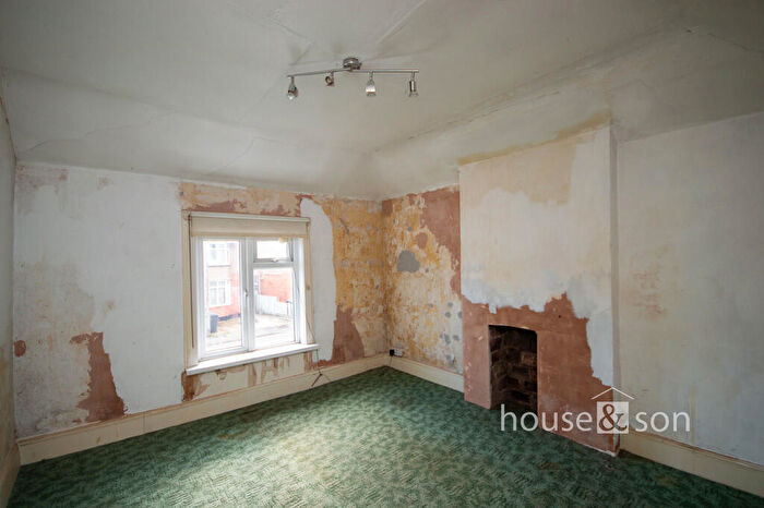 2 Bedroom Semi-Detached House For Sale In Brassey Road, Bournemouth, BH9