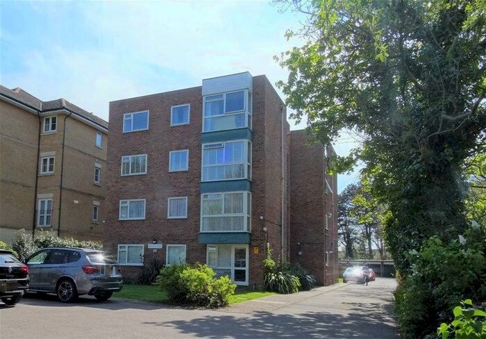 1 Bedroom Flat To Rent In Copers Cope Road, Beckenham, BR3