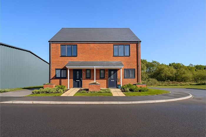 2 Bedroom Semi-Detached House For Sale In Twin Oaks Drive, Polegate, BN26