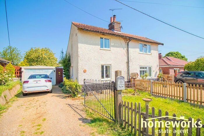 2 Bedroom Semi-Detached House For Sale In Hale Road, IP25