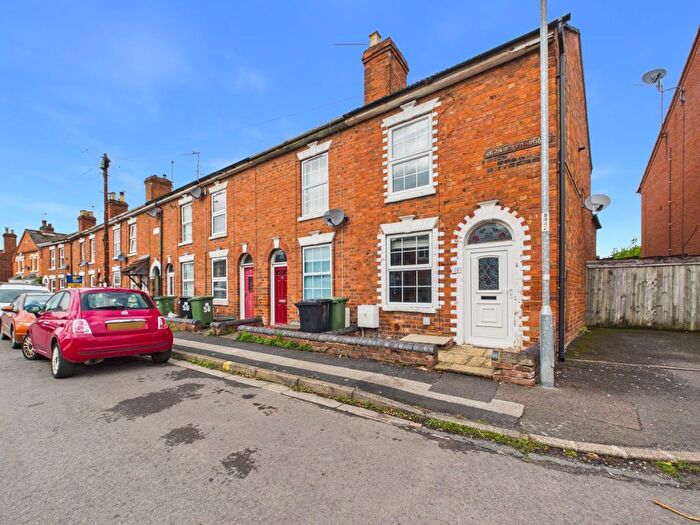 2 Bedroom End Terrace House For Sale In Blakefield Road, Worcester, Worcestershire, WR2