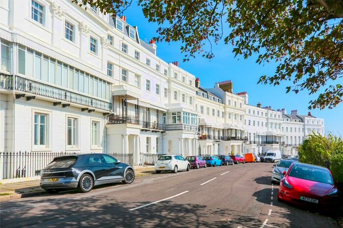 2 Bedroom Flat To Rent In Lewes Crescent, Brighton, East Sussex, BN2