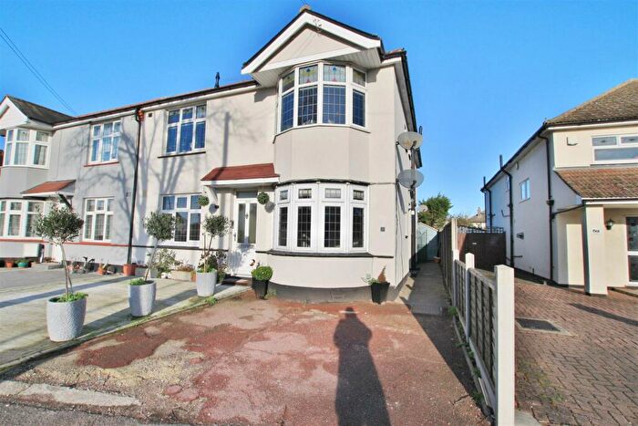 3 Bedroom Flat To Rent In London Road, Leigh On Sea, SS9