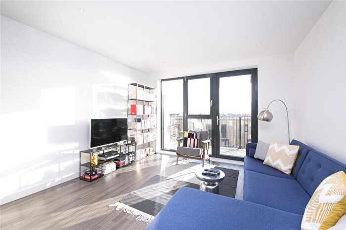 2 Bedroom Apartment To Rent In Goldsmiths Row, Hackney, London, E2