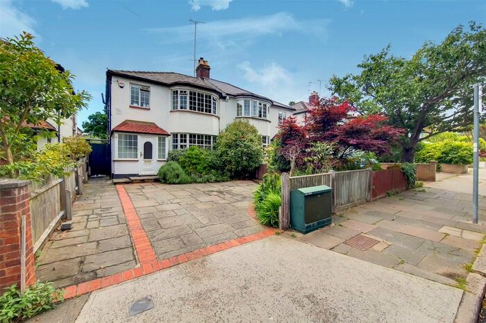 3 Bedroom Semi-Detached House To Rent In Liverpool Road, Kingston Upon Thames, KT2