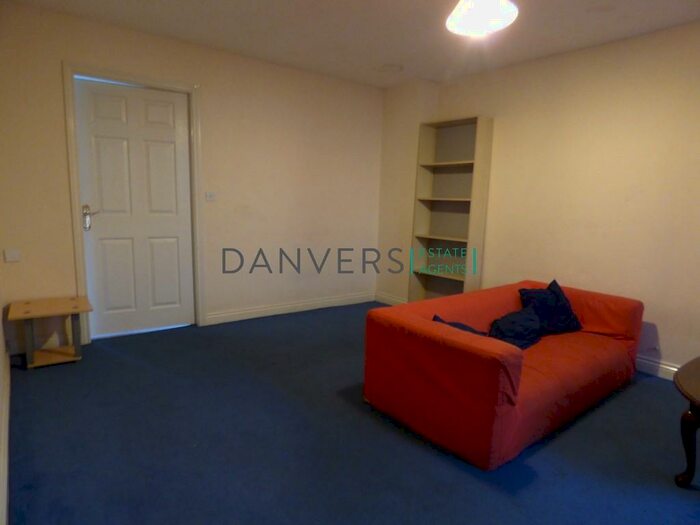 2 Bedroom Town House To Rent In Havelock Street, Leicester, LE2