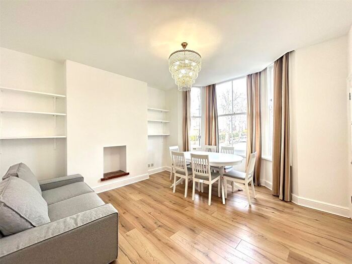 2 Bedroom Property To Rent In Heathfield Road, London, W3