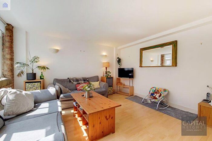 3 Bedroom Flat To Rent In Steam Mills, Fairclough Street, London, E1