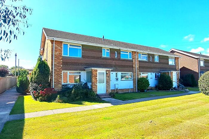 2 Bedroom Flat For Sale In Aspen Place New Milton, BH25