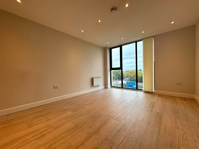 1 Bedroom Flat To Rent In Oldfield Rd, Salford, M5