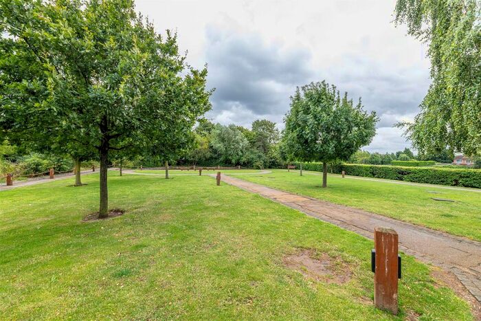 1 Bedroom Flat To Rent In Queen Mary Avenue, London, E18