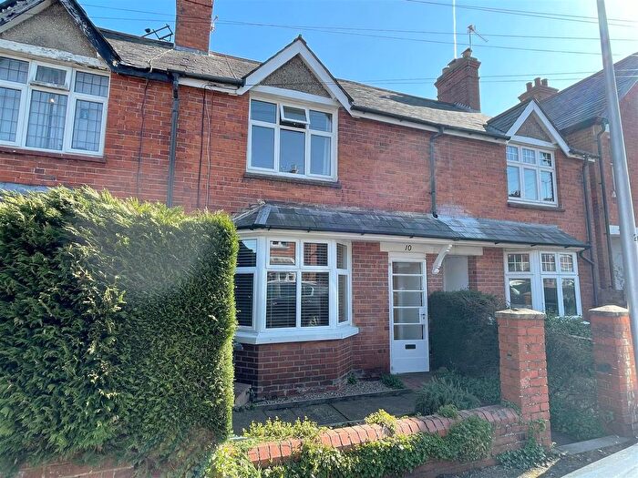 3 Bedroom Terraced House For Sale In Kingsbridge Road, Newbury, RG14