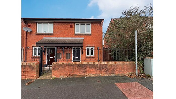 2 Bedroom Property For Sale In Glascote Road, Tamworth, Staffordshire, B77
