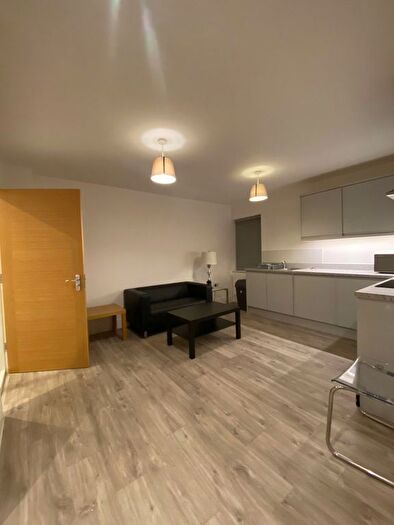 2 Bedroom Flat To Rent In Victoria Street, Englefield Green, Egham, TW20