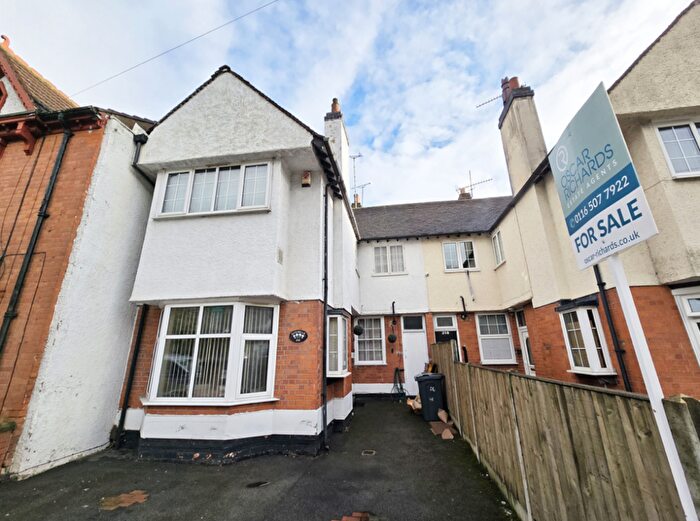 4 Bedroom Semi Detached House For Sale In East Park Road, Leicester, Leicestershire, LE5