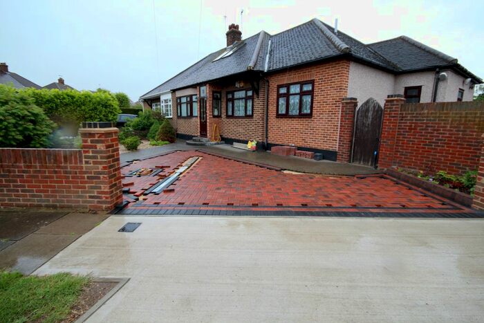 3 Bedroom Semi-Detached Bungalow To Rent In Meadow Road, Grays, RM16