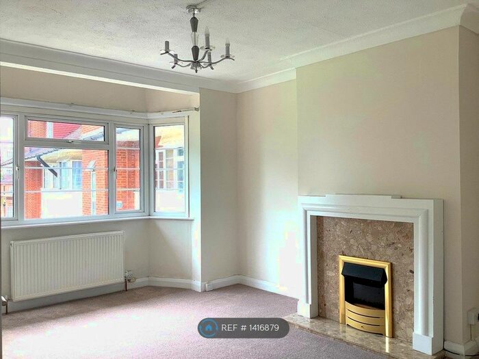 3 Bedroom Flat To Rent In Imperial Drive, Harrow, HA2