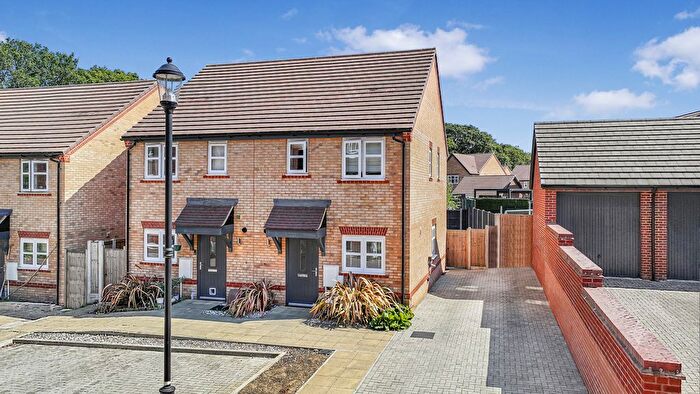 2 Bedroom Semi-Detached House For Sale In Caley Close, Hockley, SS5