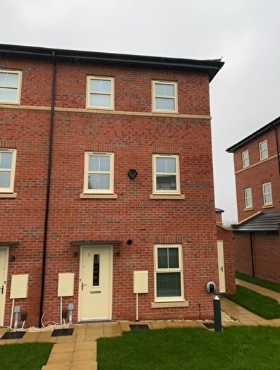 2 Bedroom Town House To Rent In Burnby Close, Leeds, LS14