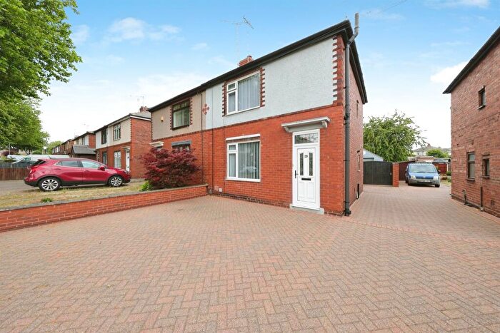 3 Bedroom Semi-Detached House For Sale In Kilton Hill, Worksop, S81
