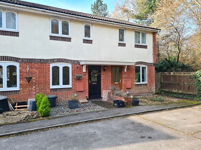 2 Bedroom Terraced House For Sale In Roseleigh Drive, Ashurst Bridge, SO40