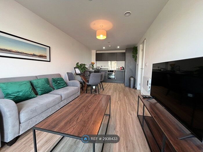 2 Bedroom Flat To Rent In Bastion Point, Liverpool, L3