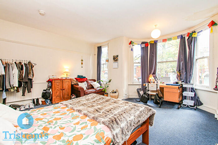 5 Bedroom Semi-Detached House To Rent In Douglas Road, Lenton, NG7