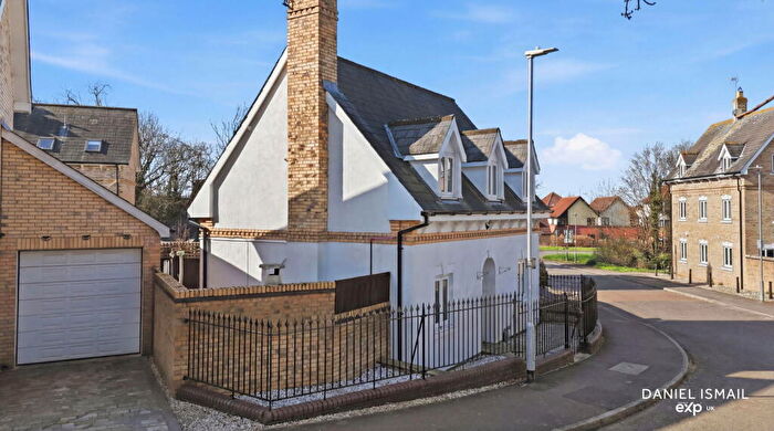 4 Bedroom Detached House For Sale In Gilbert Drive, Langdon Hills, Basildon, SS16