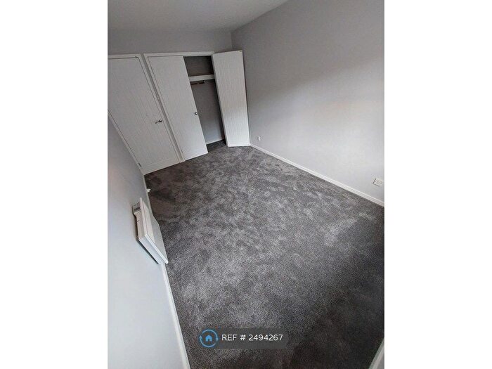 2 Bedroom Flat To Rent In Black Prince Avenue, Market Deeping, Peterborough, PE6